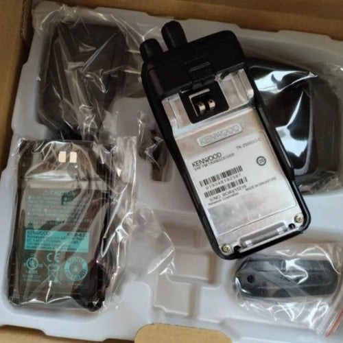 Kenwood TK-2000: El Radio VHF Indestructible para terrenos de mala cobertura